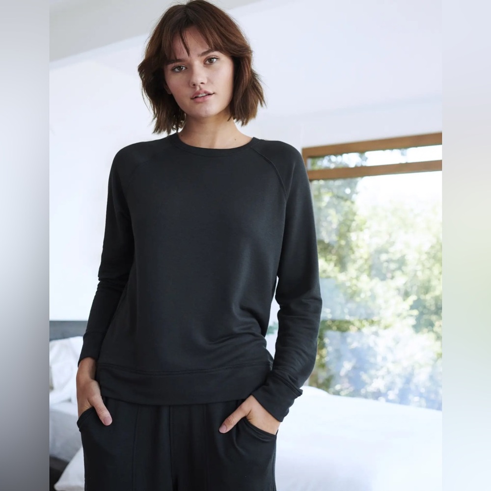 NWT Quince SuperSoft Fleece Crew
